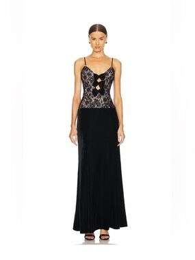 MILLIE GOWN IN BLACK